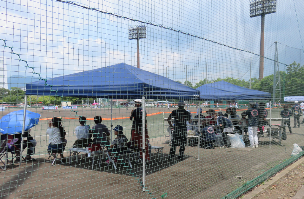 豊田チームベンチ　盛んな声援